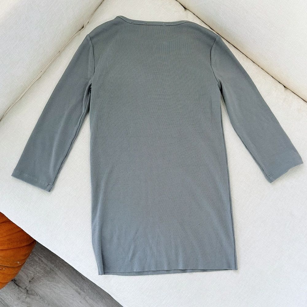 Vince Ribbed Gray Top - Picture 3 of 3